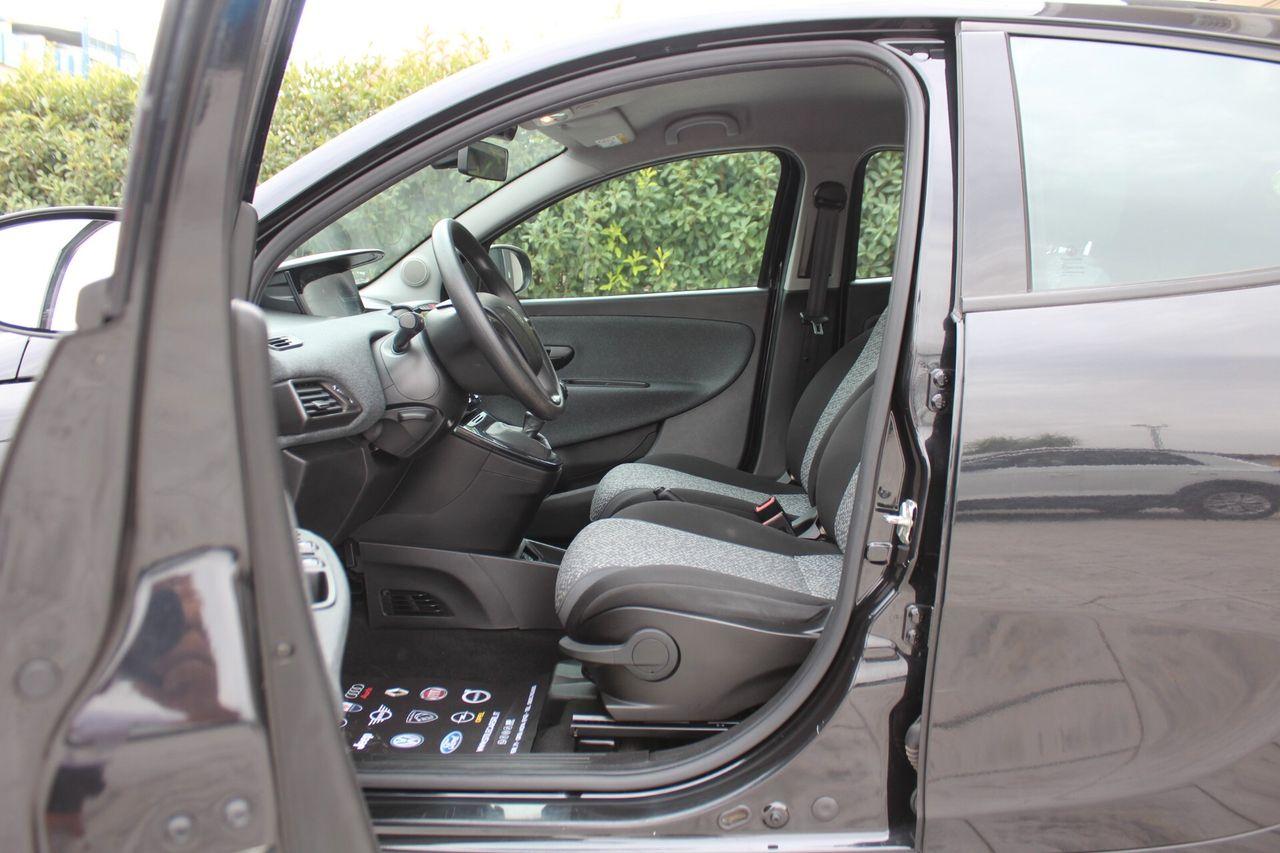 Lancia Ypsilon 1.0 FireFly 5 porte S&S Hybrid Ec