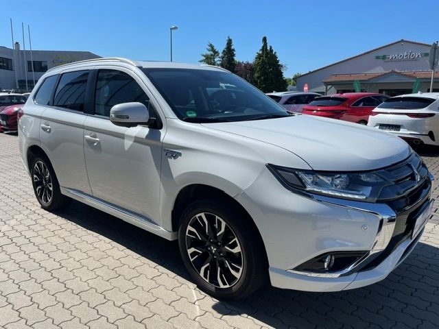 Fahrzeugabbildung Mitsubishi Outlander PHEV Top 4WD 360° AHK Leder DAB Schieb