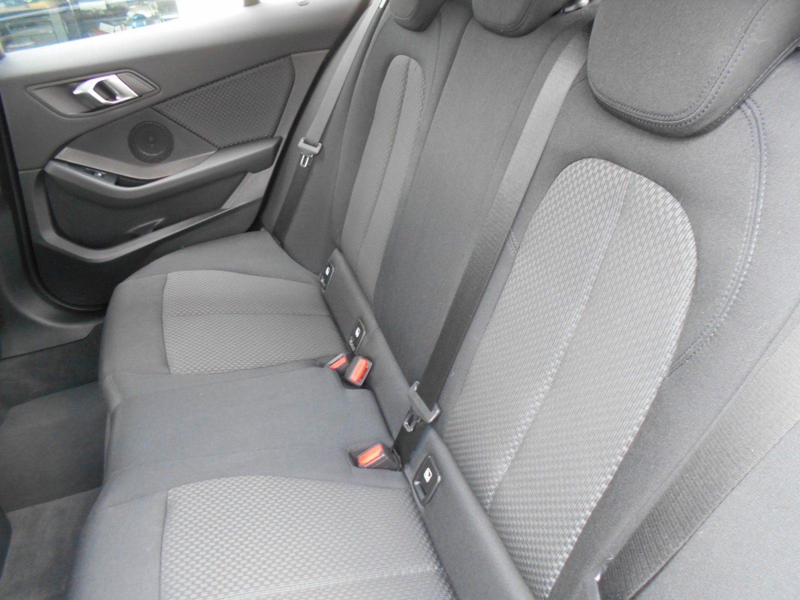 BMW 118iA 29`KM -NAVI-LED-HIFI-SITZHEIZUNG-CARPLAY- foto 12