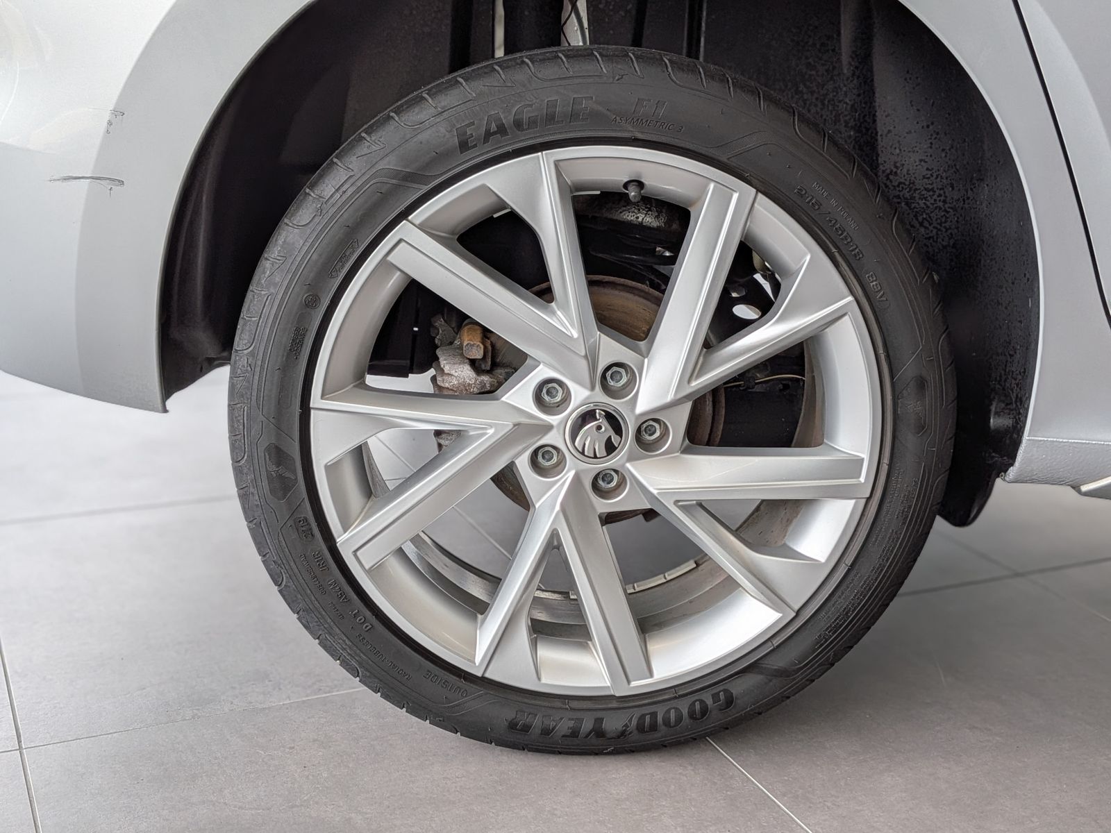 Fahrzeugabbildung SKODA Kamiq 1.6 TDI Style ad-LED PDC SHz Tempomat 18"