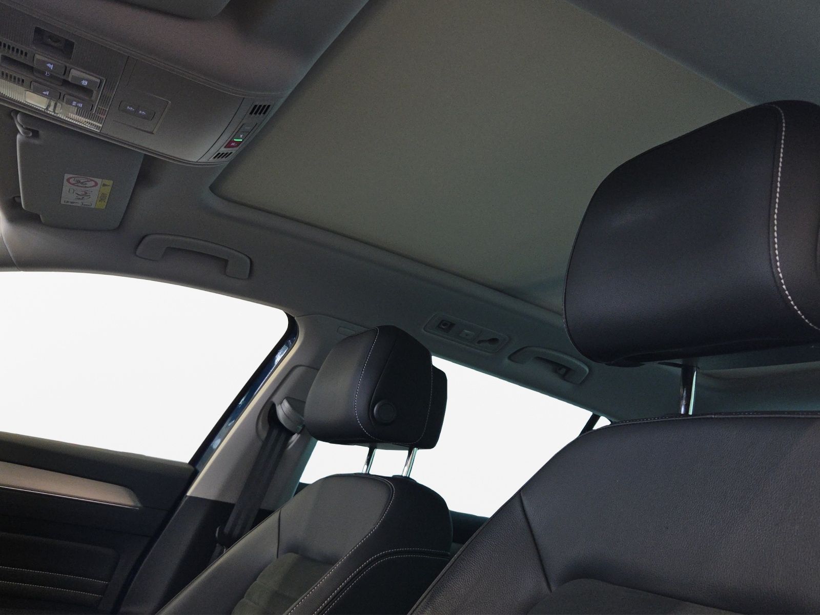 Volkswagen Passat Variant - Bild 12