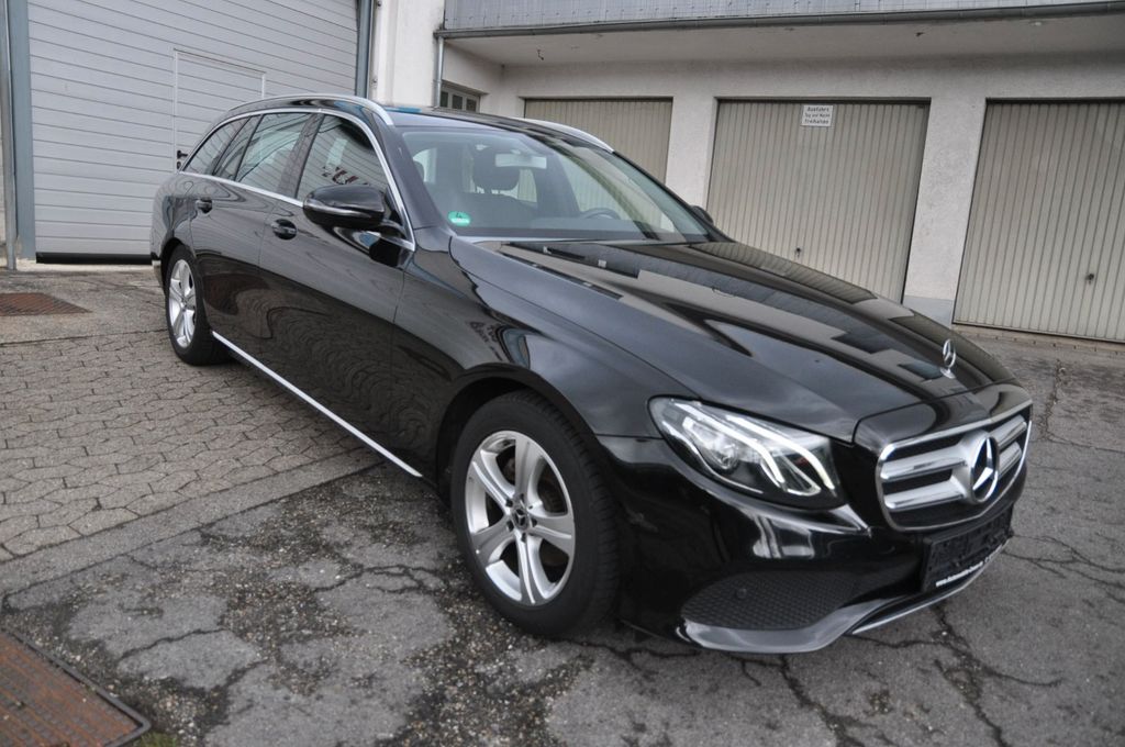 Image of Mercedes-Benz E 220