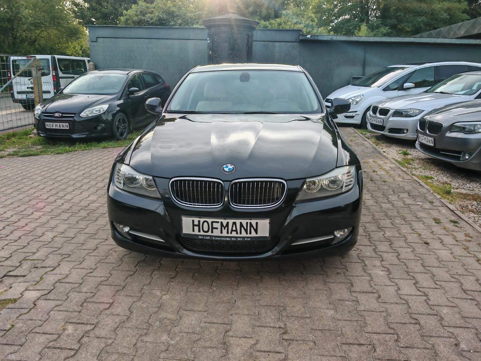 BMW 318 2011 — photo 13