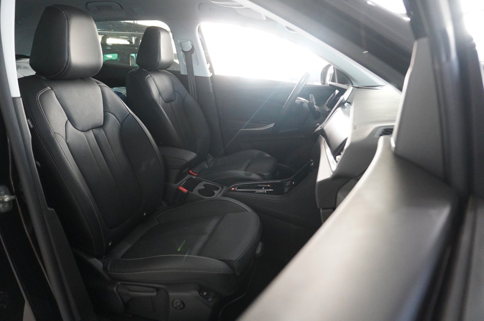 Fahrzeugabbildung Opel Grandland (X) 1.6T GSe HYBRID 4X4 NAVI/SPORT/AHK
