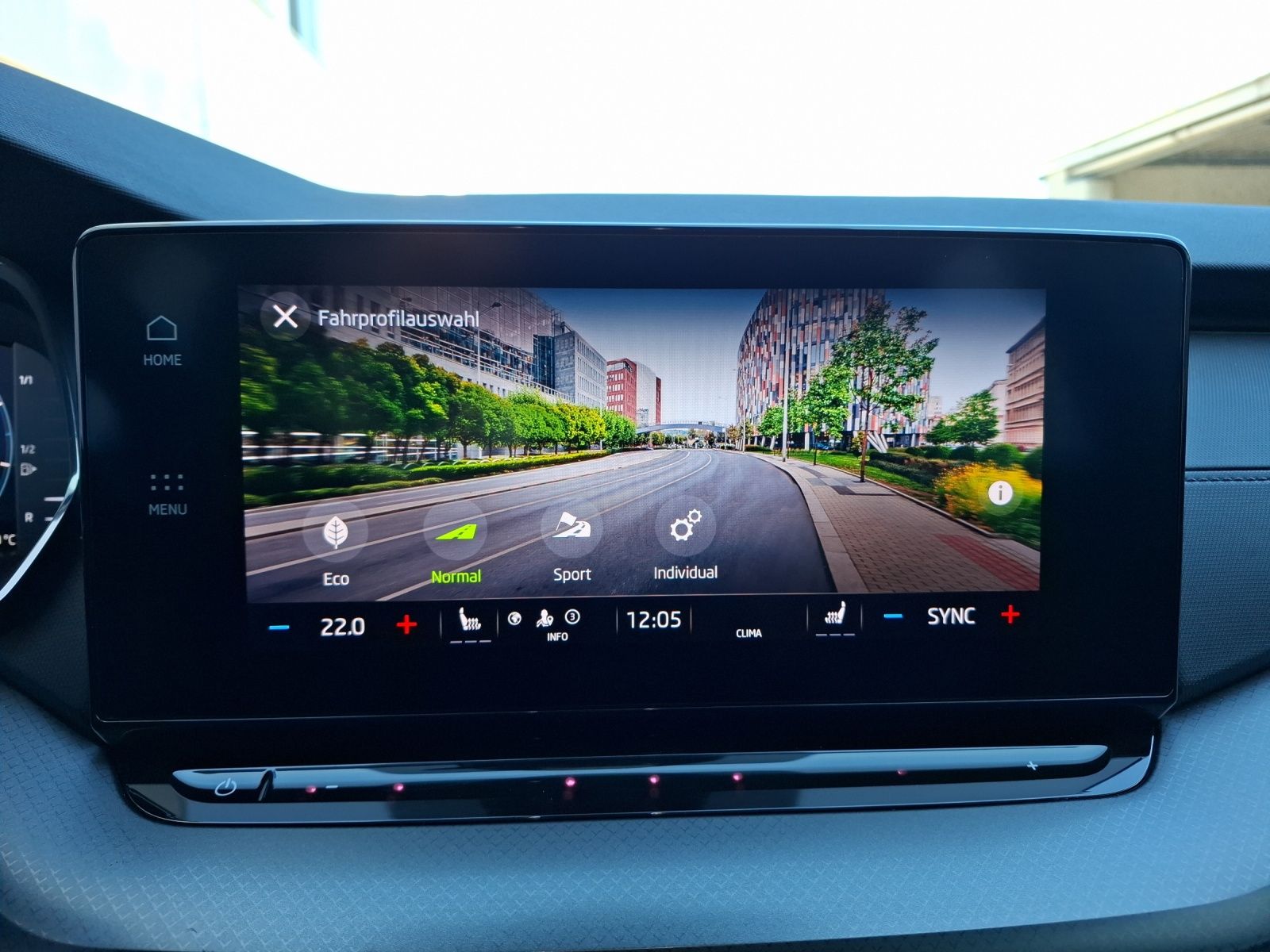 Fahrzeugabbildung SKODA Octavia Combi TDI Ambition DSG LED Navi ACC PDC