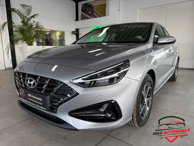 Hyundai i30 1.0 T-GDI Fastback +LED+SHZ+Navi+Kamera+PDC+