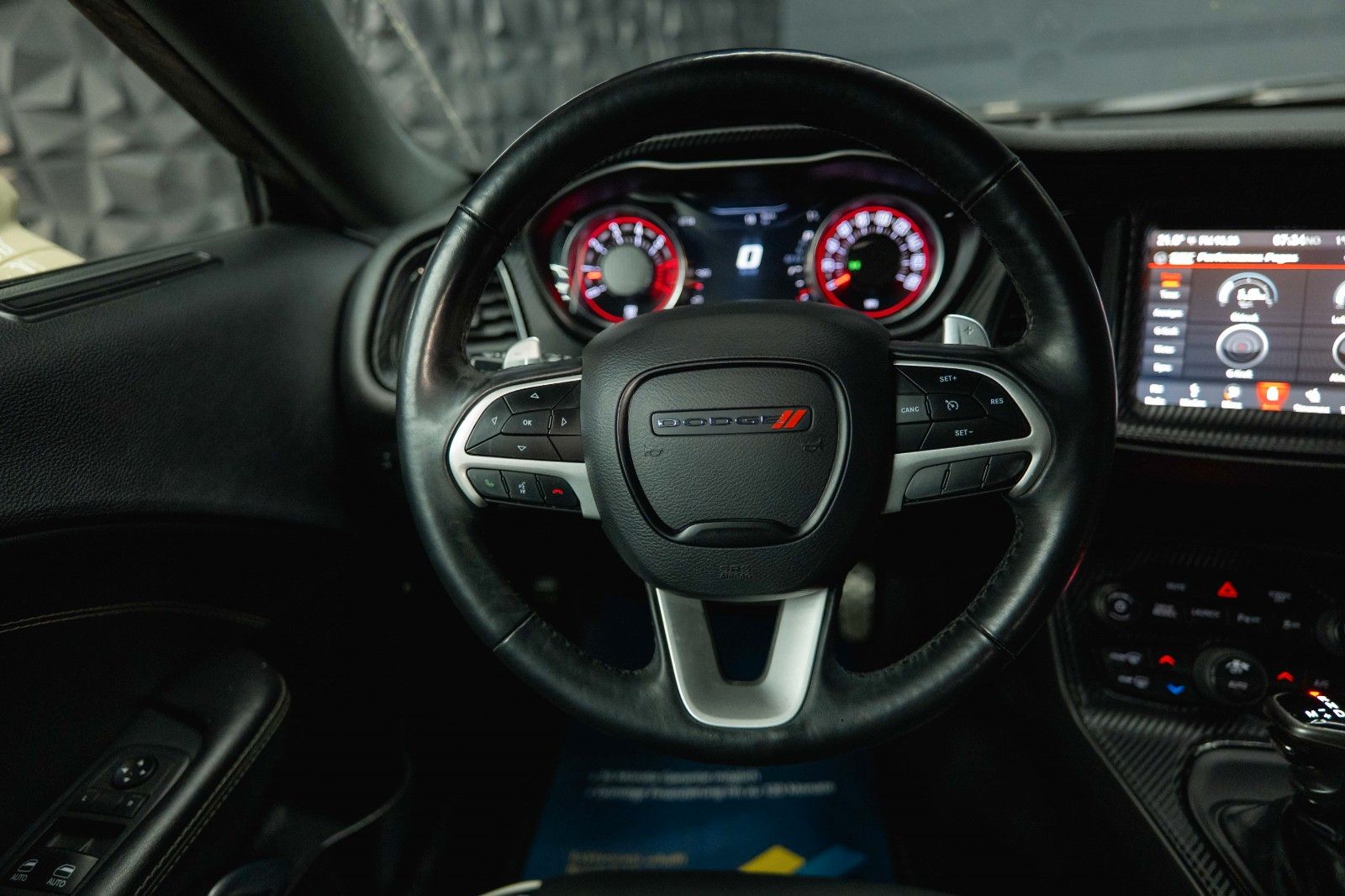 Fahrzeugabbildung Dodge Challenger 6.4 V8 SRT 392 R/T SCAT PACK WIDEBODY