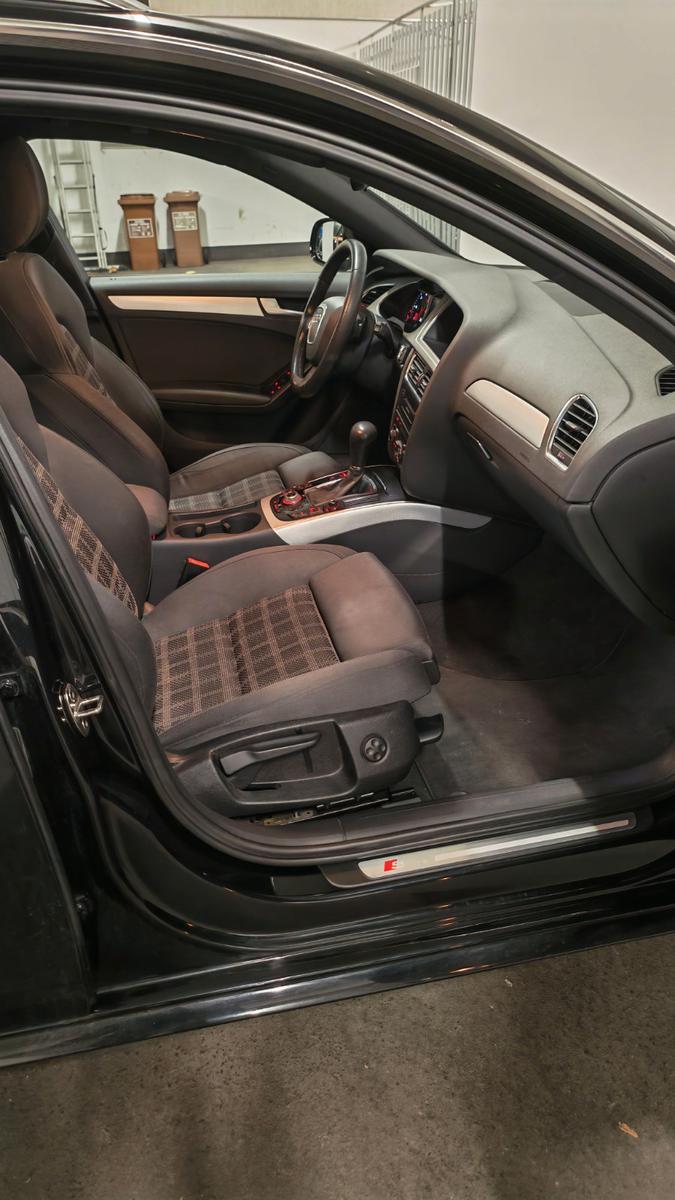 Audi A4 2011 — photo 11