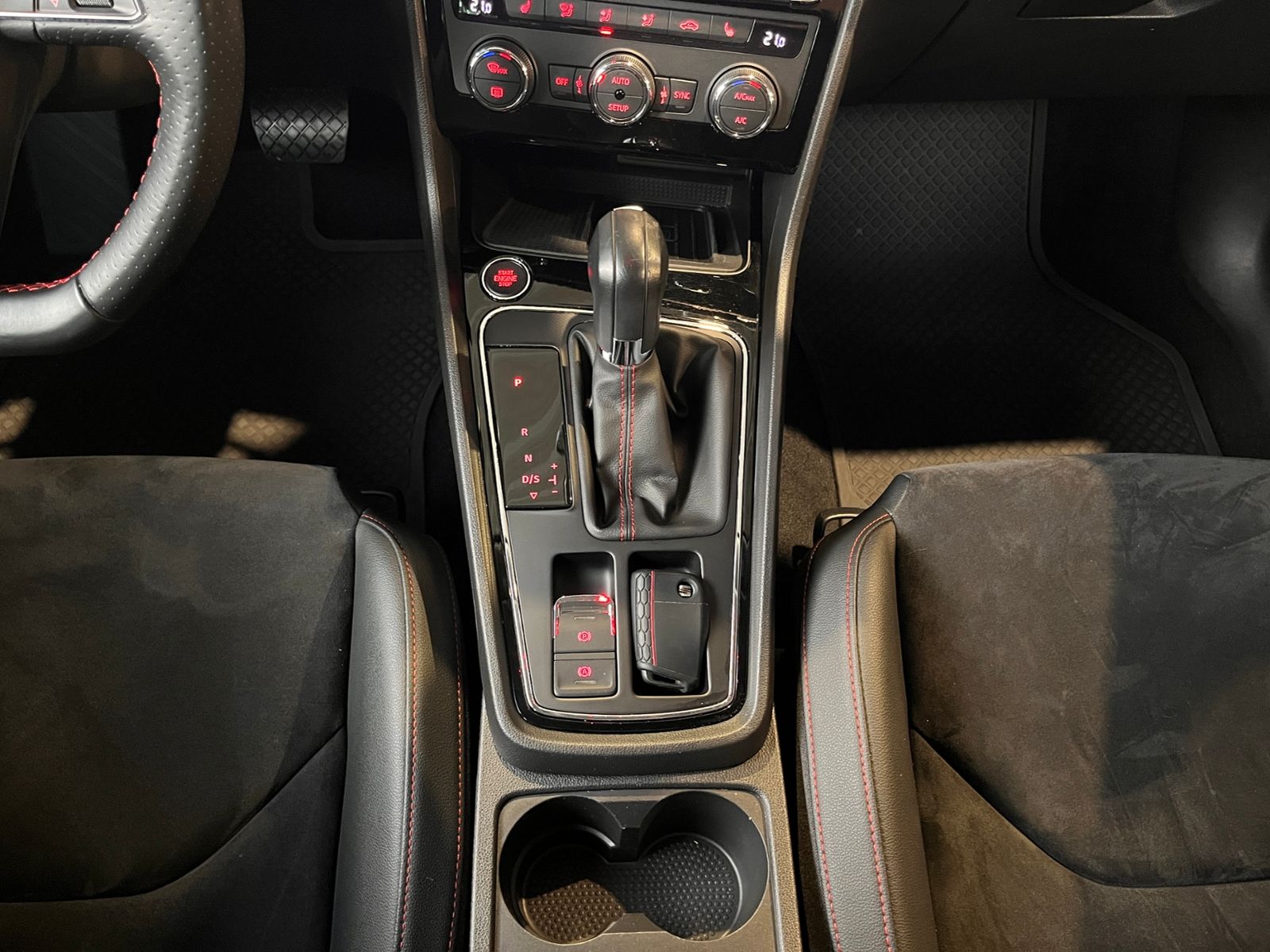 Fahrzeugabbildung SEAT Leon ST FR Black Matt VIRTUAL BEATS LED NAV