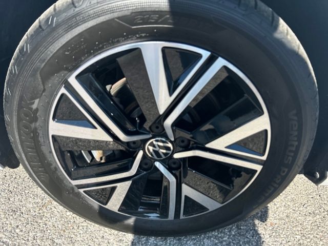 Fahrzeugabbildung Volkswagen Touran 2.0 TDI HIGHLINE 7-SITZER KAMERA AHK NAVI