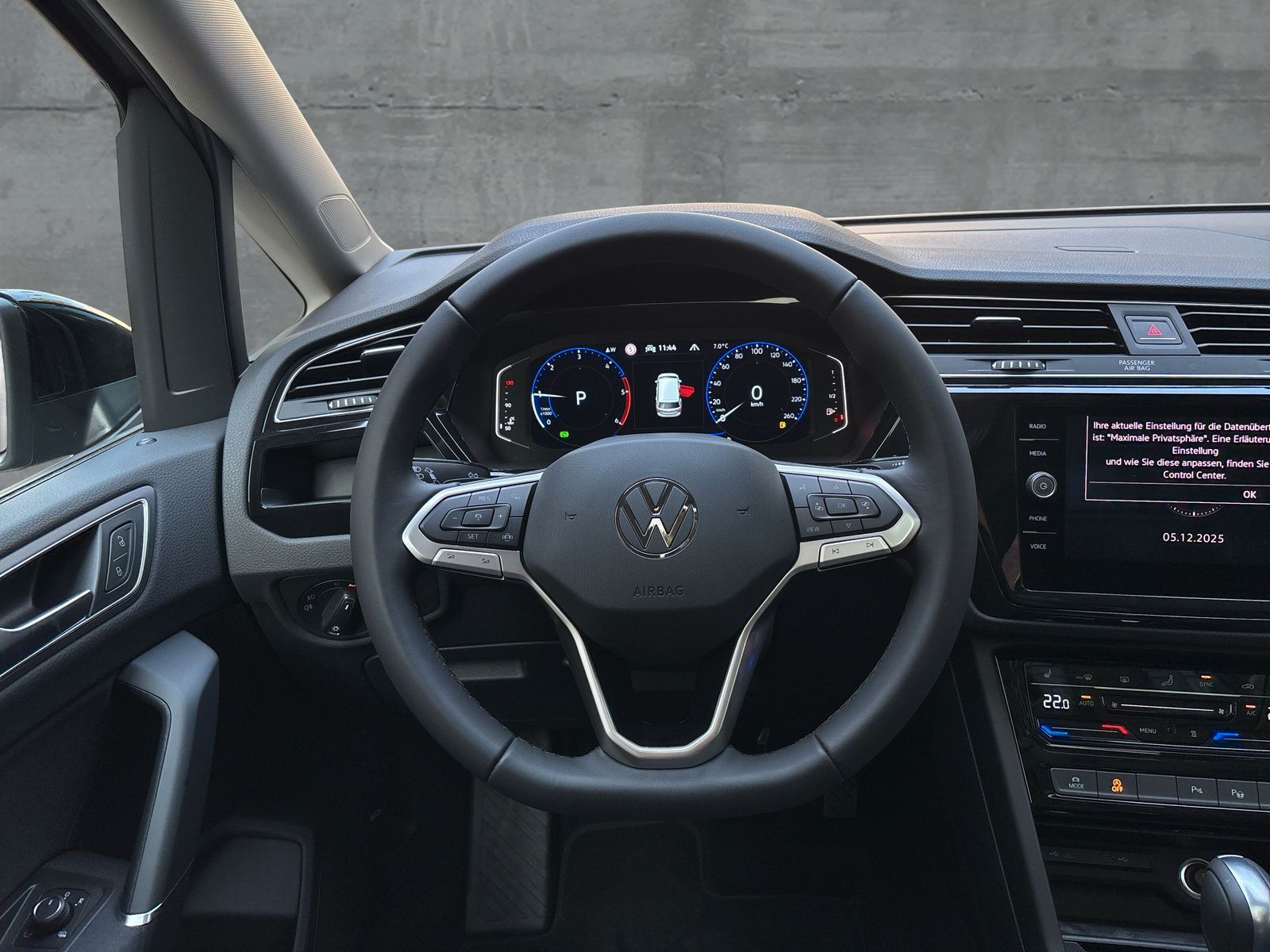 Fahrzeugabbildung Volkswagen Touran 2.0 TDI Highline Keyless Pano Kamera AHK