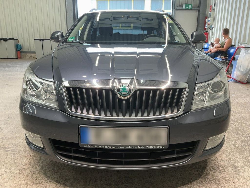 2.0 TDI Xenon AHK Schiebedach Tempo SHZ