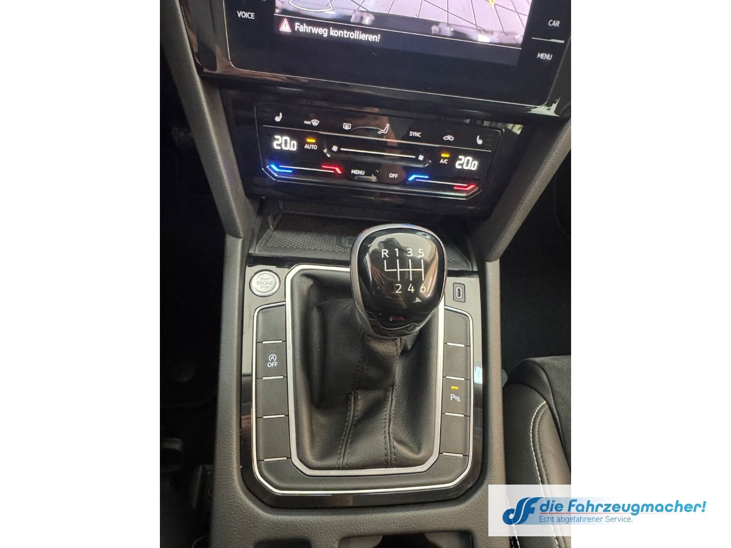 Fahrzeugabbildung Volkswagen Passat Variant Elegance 1.5 TSI BMT Start-Stopp