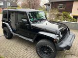 Jeep Wrangler Unlimited Sahara 2.8 CRD Autom. Sahara - Jeep Wrangler mit Diesel-Antrieb: Allradantrieb