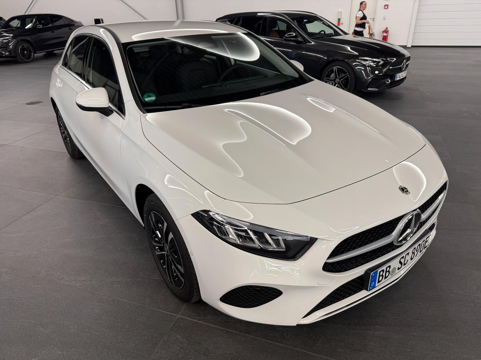 Mercedes-Benz A 250e + Park Paket + Spiegel Paket