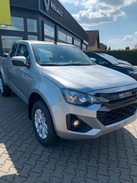 Isuzu D-Max Space Cab 4WD LS Autom. AHK Allwetterreife