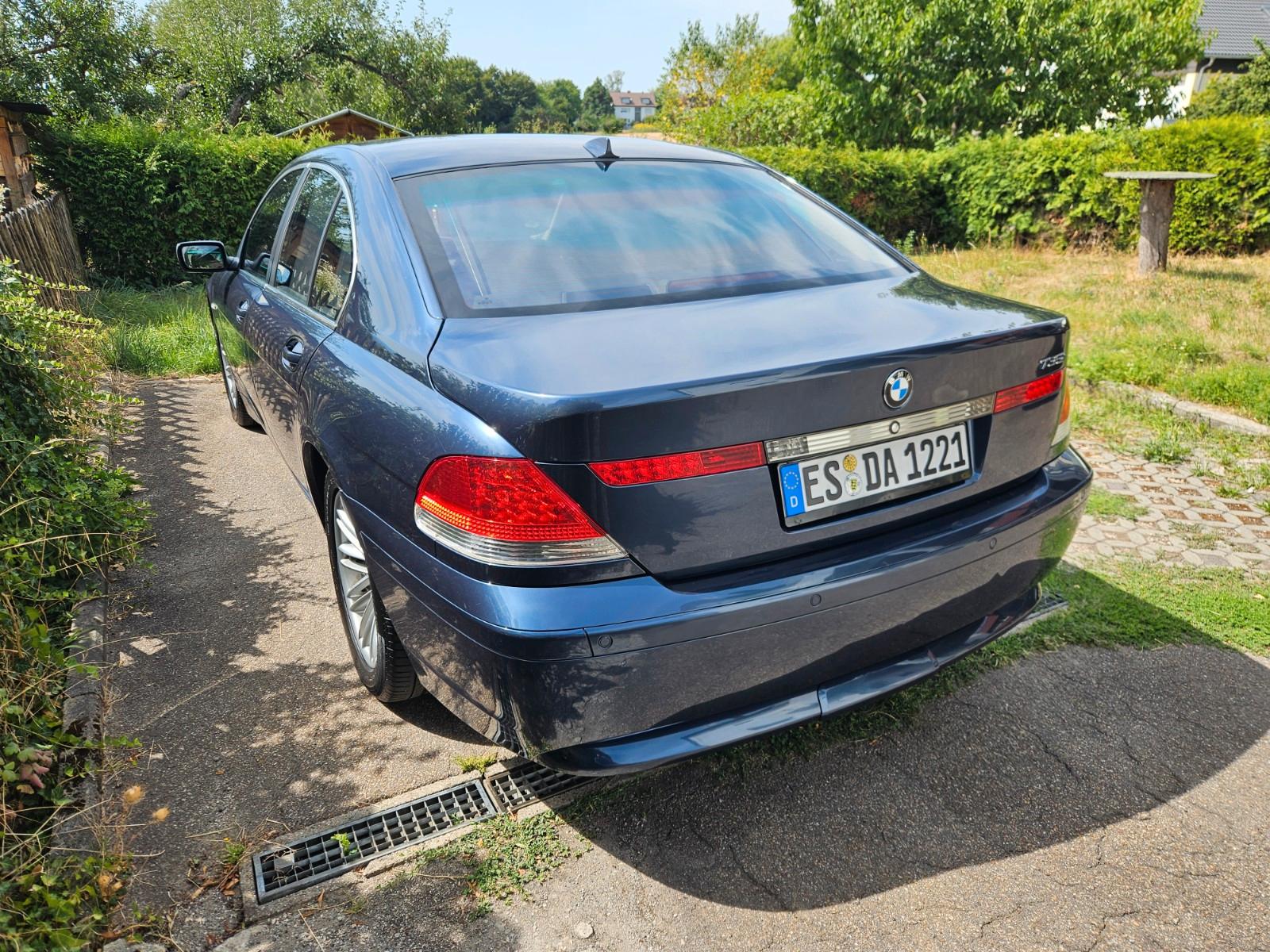 BMW 735i  