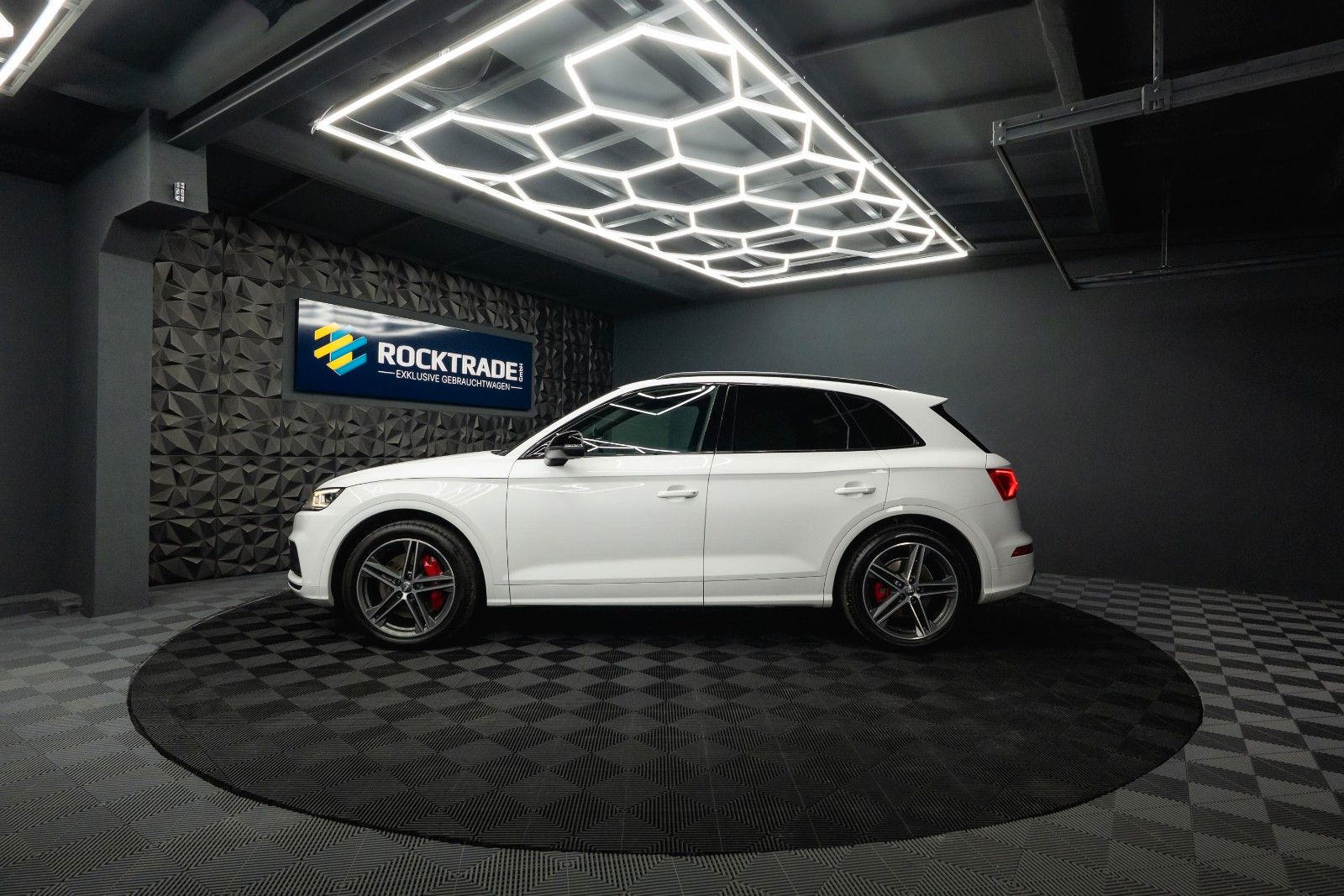 Fahrzeugabbildung Audi SQ5 3.0 TDI quattro Optik-Paket Schwarz *LED*19%