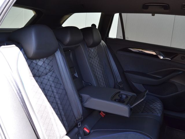 Passat Variant 2.0 TDI DSG R-line MATRIX/NAVI+VZ