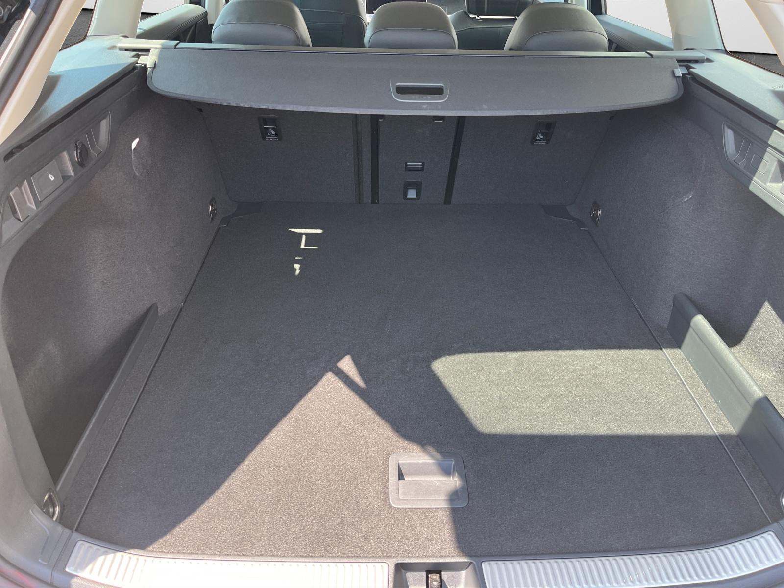 Volkswagen Passat Variant 1.5 eTSI DSG Business  Navi LED K