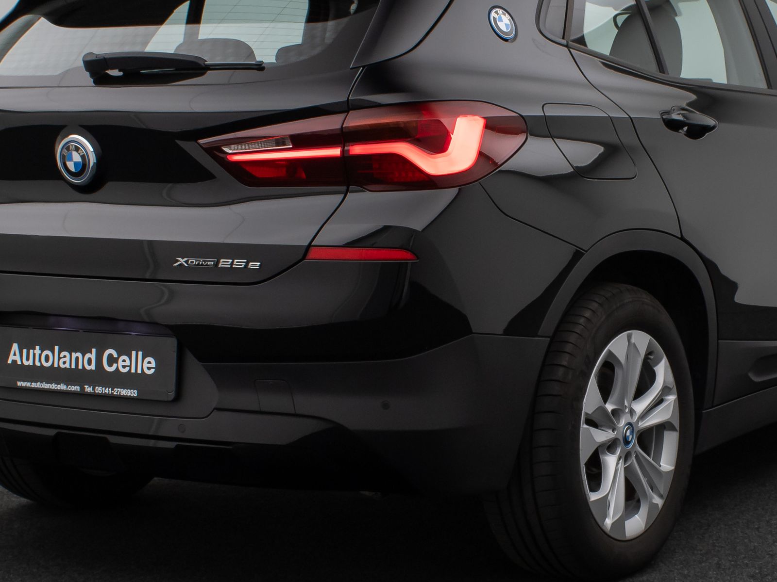 Fahrzeugabbildung BMW X2 xD25e HUD DAB H/K Navi+ Parkassist Alarm LED