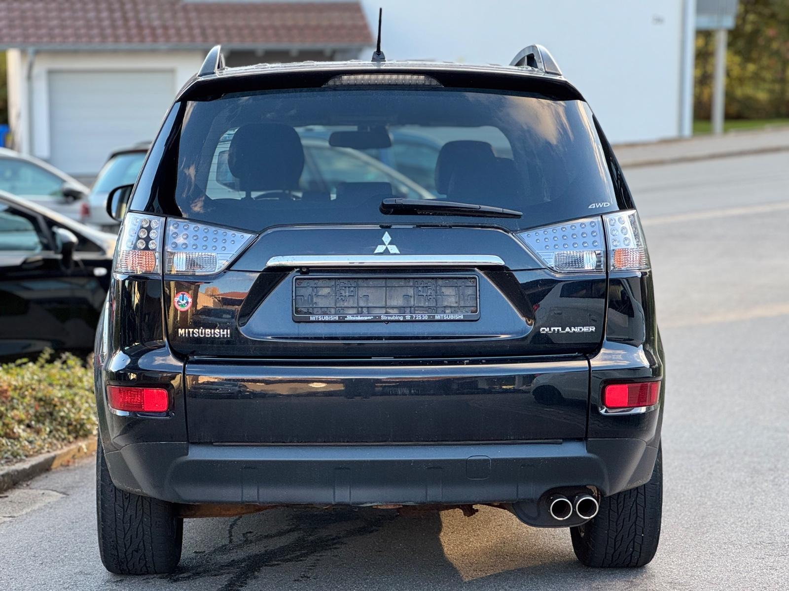 MITSUBISHI OUTLANDER 2.2 DI-D 156ch 4X4 35 JAHRE BVA - ATTELAGE - SIÈGES CHAUFFANTS - BI-XÉNON - CAMÉRA DE RECUL