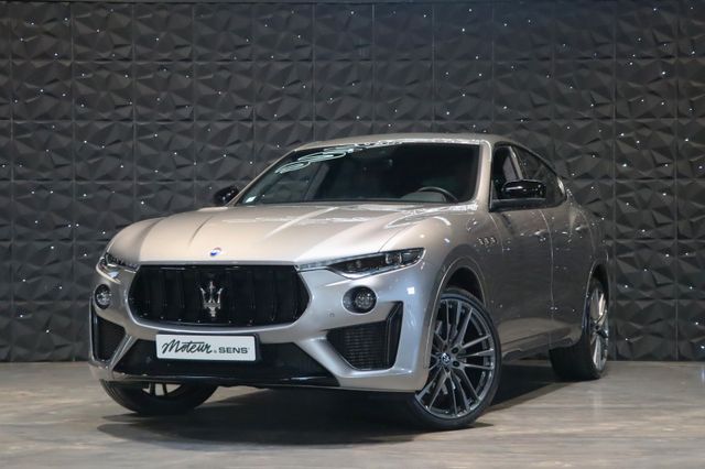 Maserati Levante 3.8 V8 Trofeo - Toit Ouvrant - Carbone