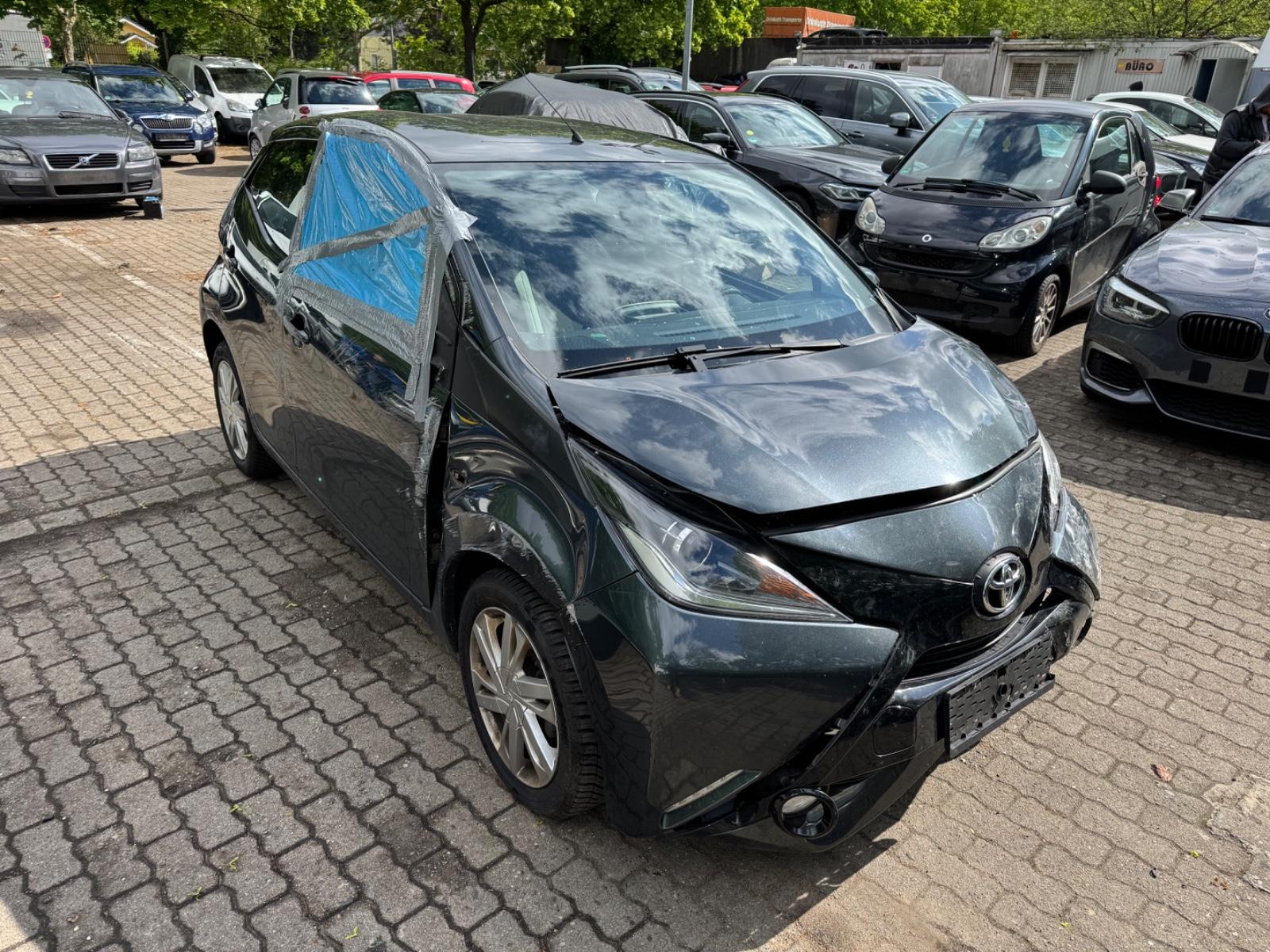 Toyota Aygo (X) 1,0-l-VVT-i x-play Team Deutschland