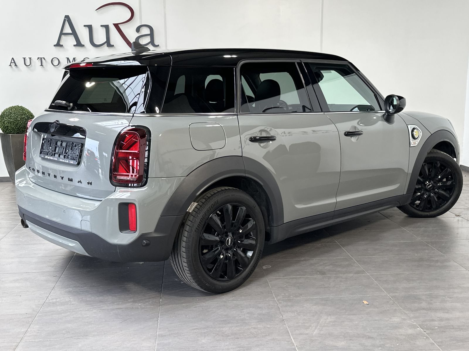 Fahrzeugabbildung MINI Cooper SE Countryman All4 NAV+LED+PANO+KAM+18ZO