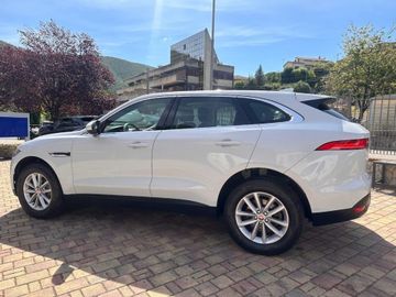 Jaguar F-Pace - 8