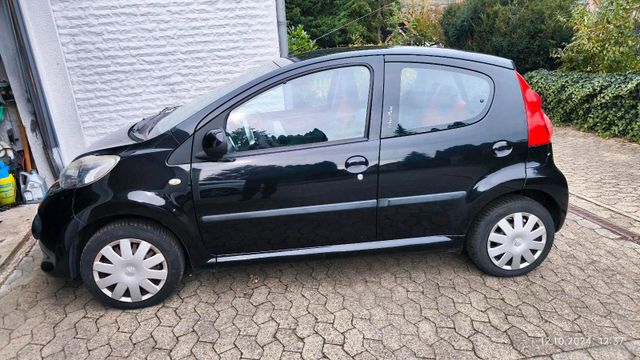 Peugeot 107 neu TÜV