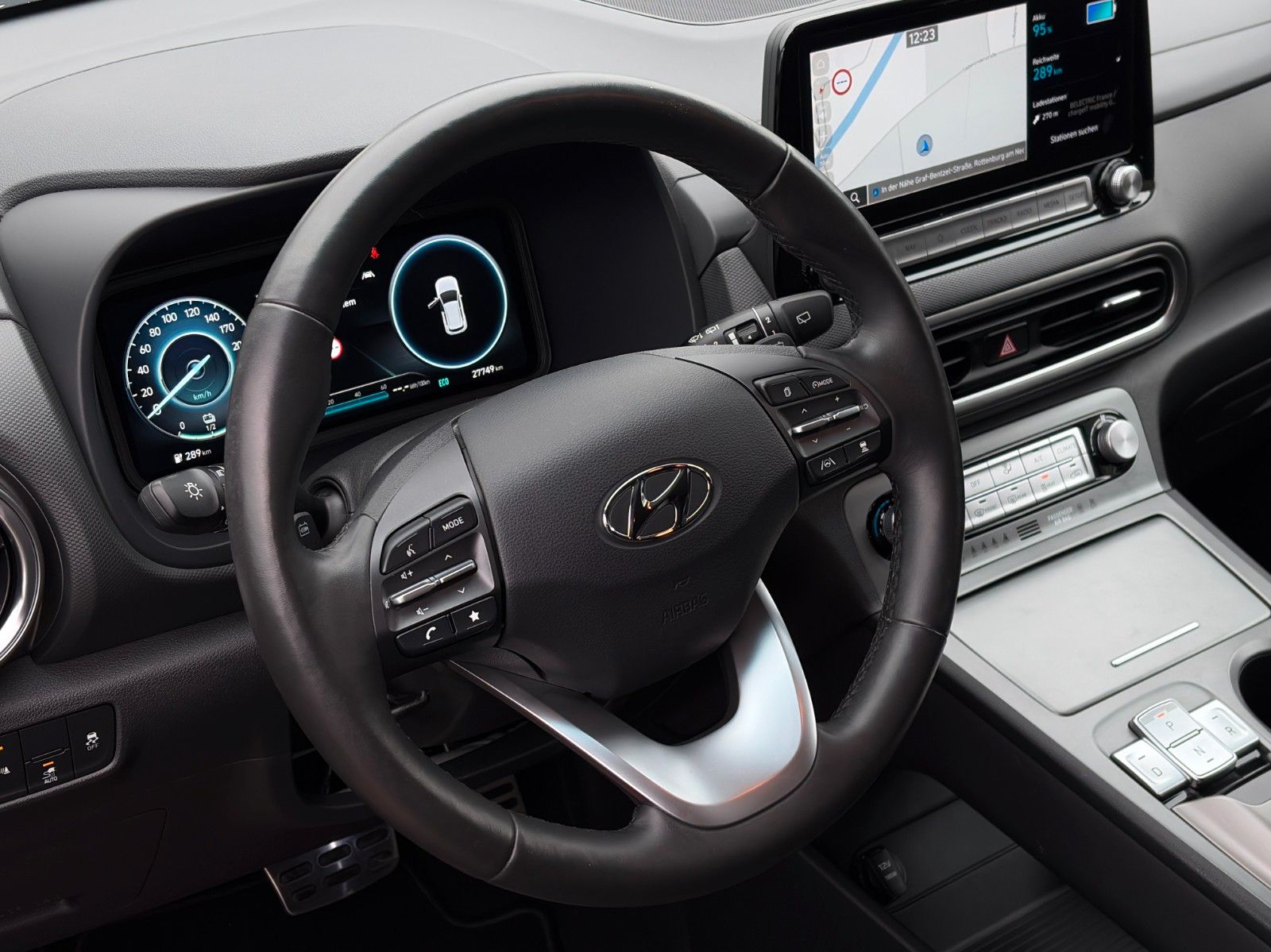 Fahrzeugabbildung Hyundai KONA E Trend ACC LKAS NAV CAM PDC KRELL CarPlay