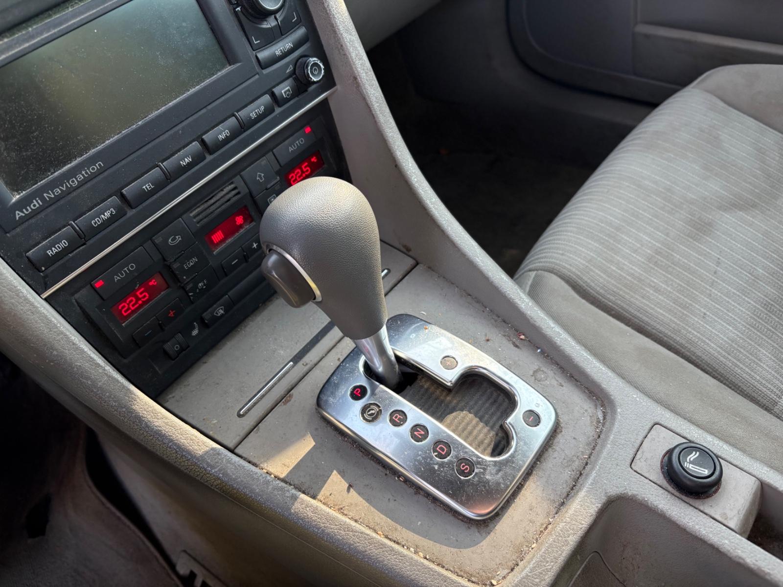 Audi A4 2006 — photo 18