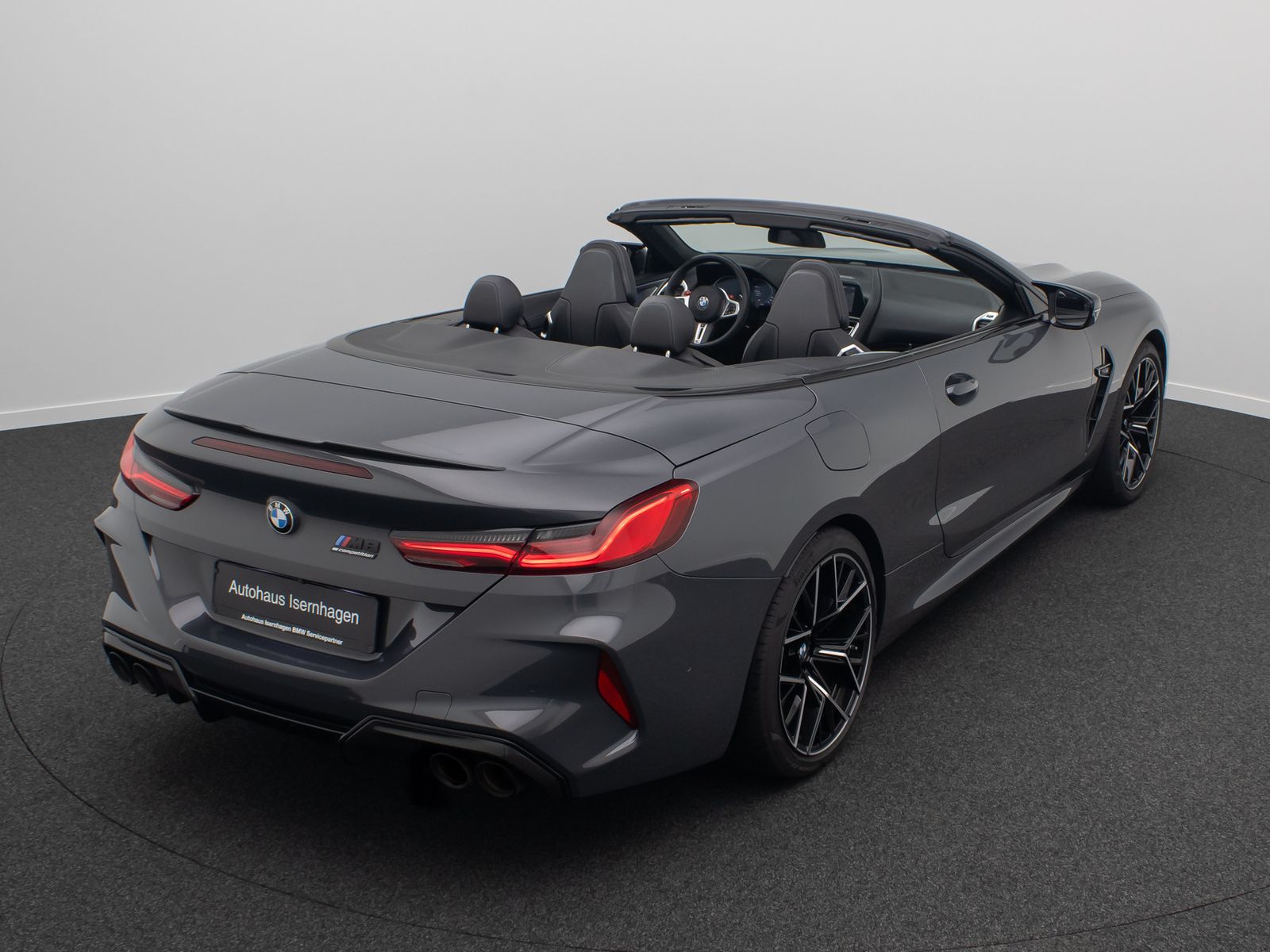 Fahrzeugabbildung BMW M8 Competition xD Cabrio B&W 360°Laser DAB Voll