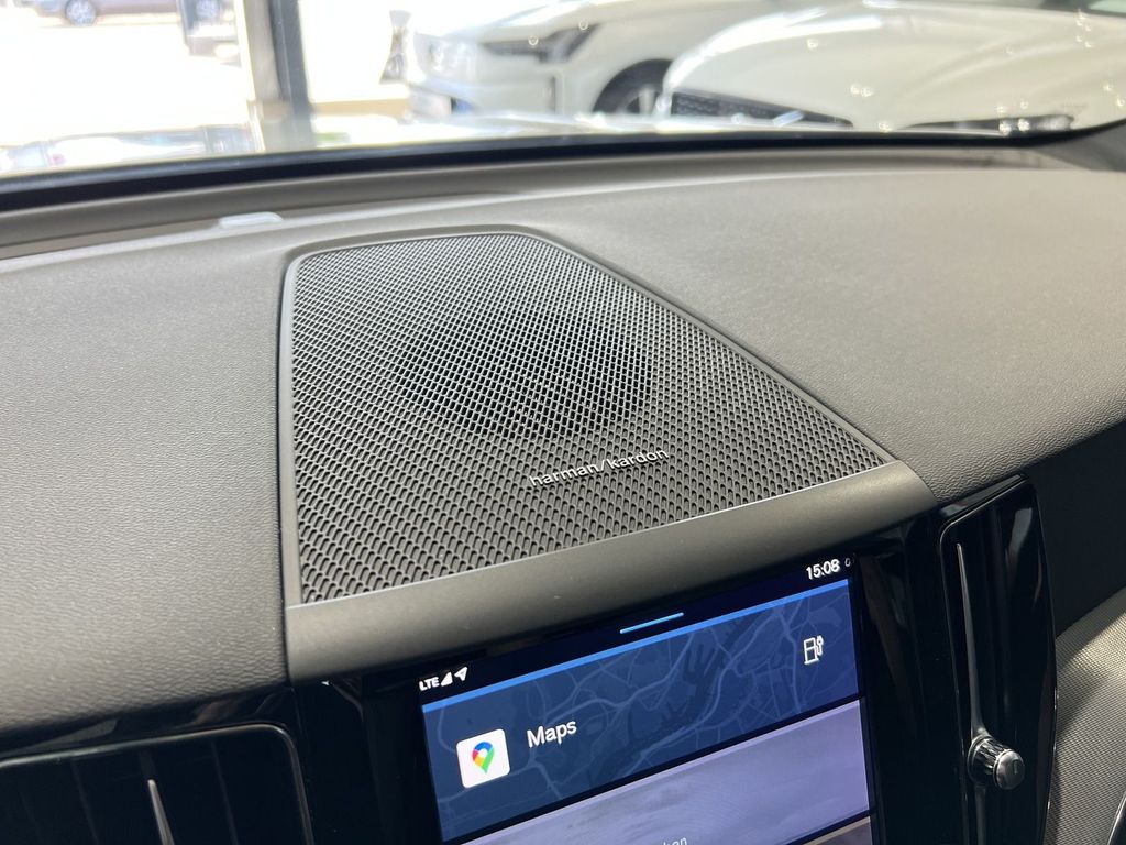 Volvo XC60 T6 R-Design Recharge AWD ACC AHK 360° LED