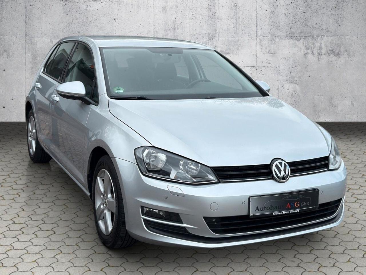 Volkswagen Golf 7 Lim. Comfortline *SHZ*Klima*PDC*TüV NEU*