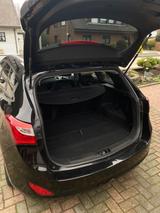 Hyundai i30 CW 1.6 CRDi (Kamera, Sitzheiz, Kupplung Neu) - Hyundai i30 Gebrauchtwagen in Braunschweig