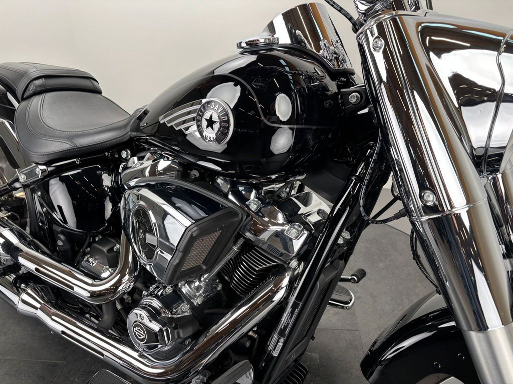 Fahrzeugabbildung Harley-Davidson FAT BOY 117 *JEKILL&HYDE *SEITL. KENNZEICHEN