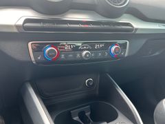 Fahrzeugabbildung Audi Q2 30 TFSI sport AHK Navi Einparkhilfe Sitzhzng.