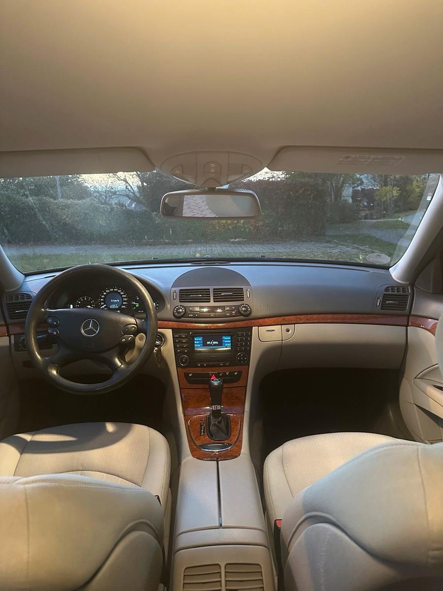Mercedes-Benz E220 2007 — photo 9