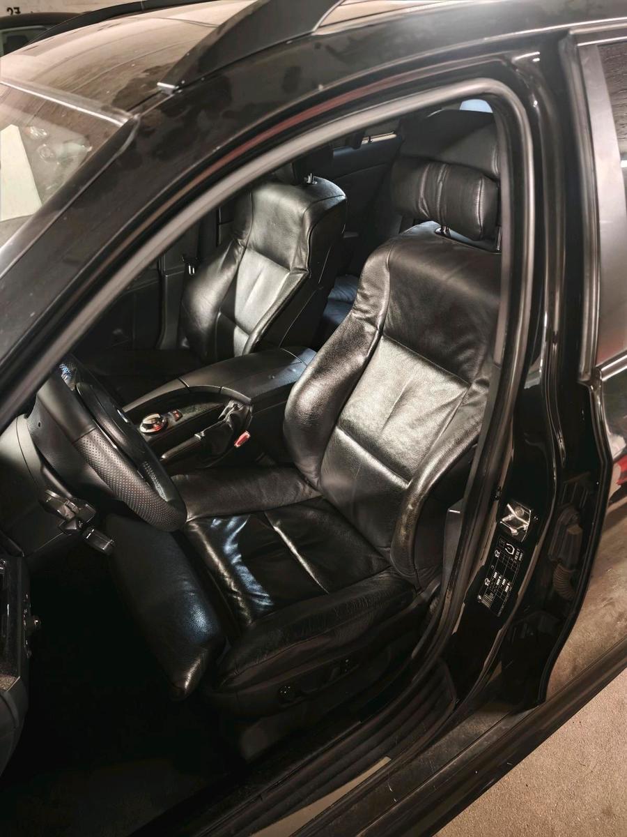 BMW 530 2004 — interior