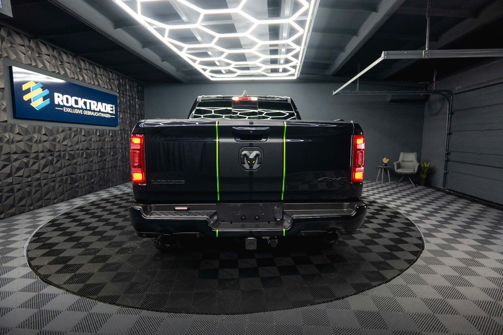 Fahrzeugabbildung Dodge RAM 5.7 V8 HEMI 4x4 LARAMIE Offroad Night LED