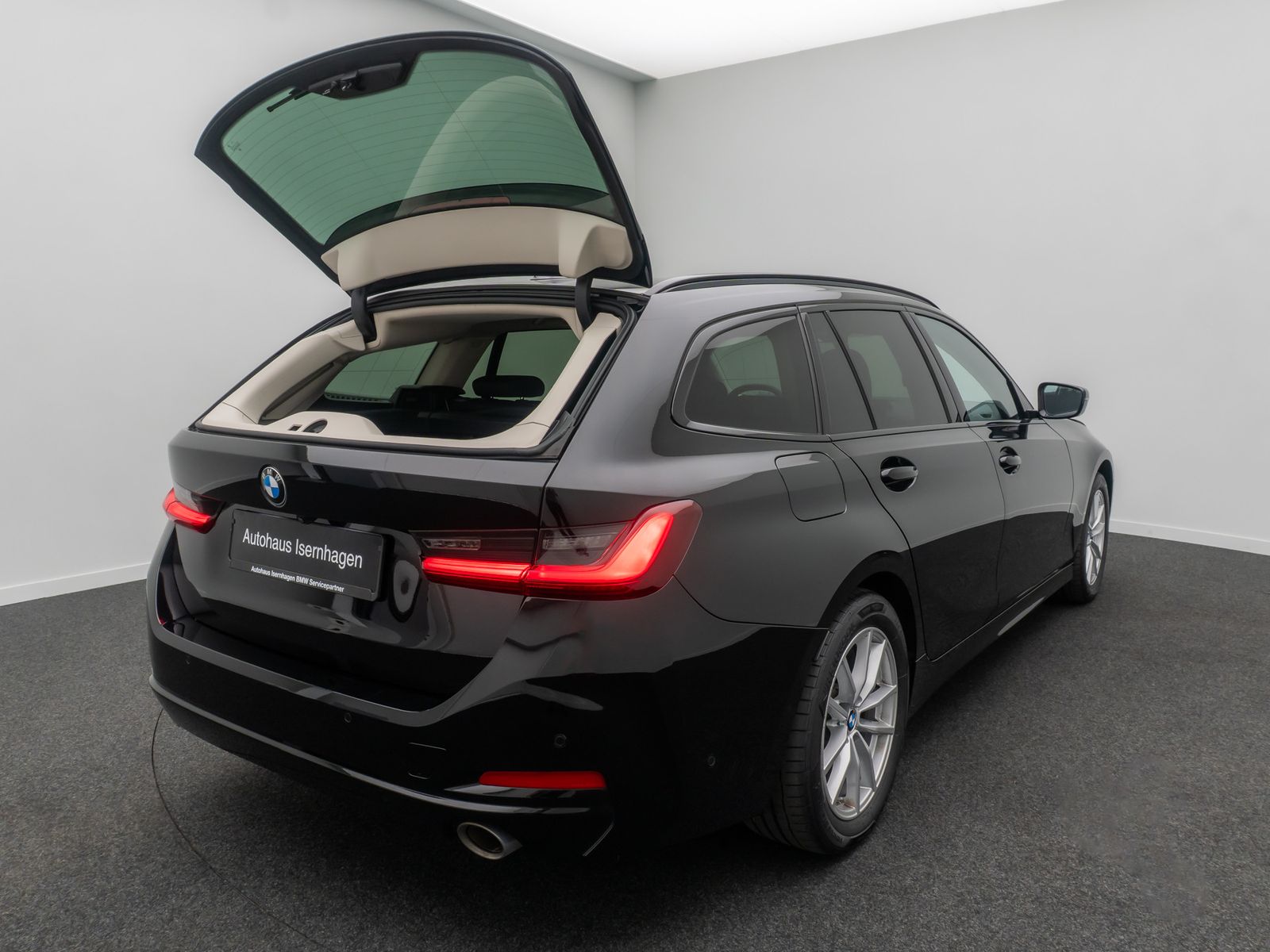 Fahrzeugabbildung BMW 318i DAB Alarm Kamera HiFi Widscreen Sport