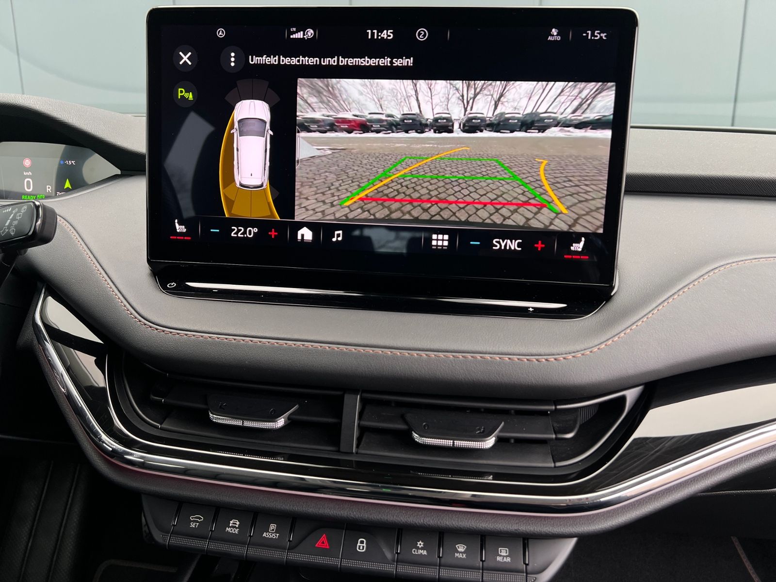 Fahrzeugabbildung SKODA Enyaq iV 80 Suite *AHK, Wärmepumpe, DCC, LED*