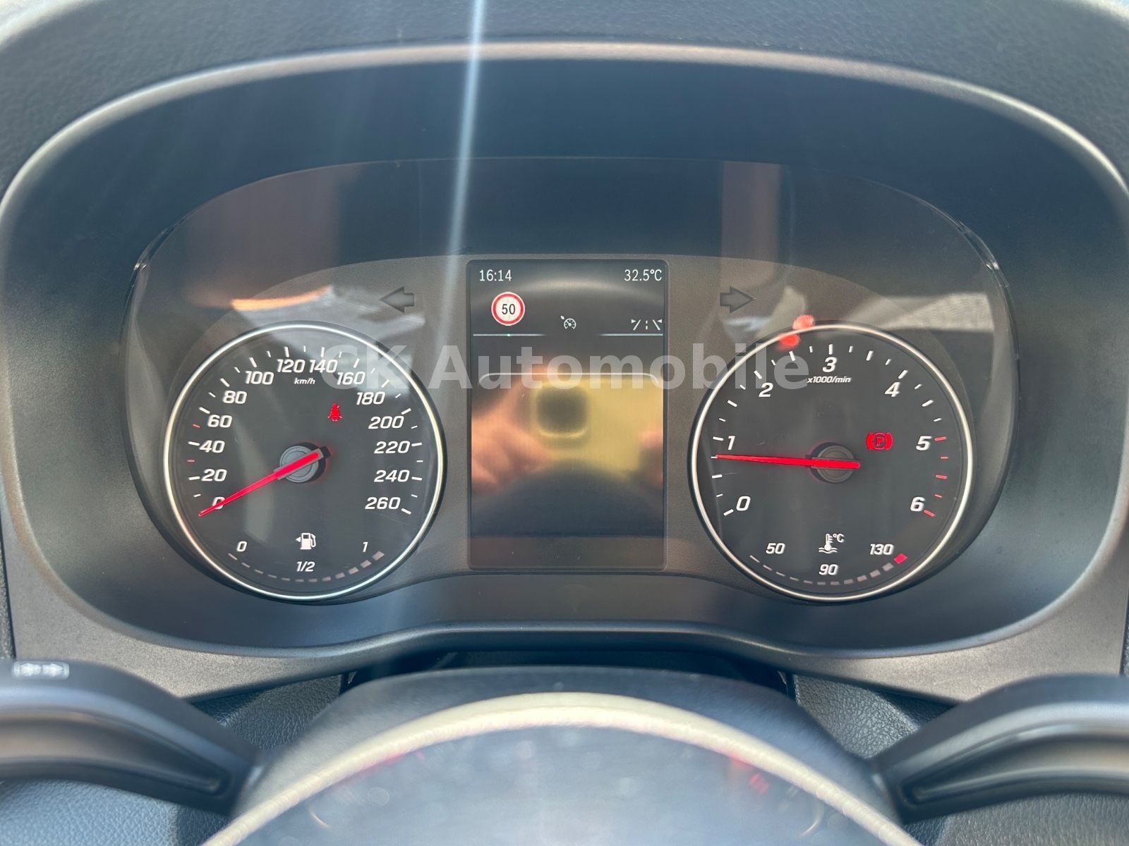 Fahrzeugabbildung Mercedes-Benz Vito Tourer 119 PRO lang/9 Sitze/Navi/LED/Kamera