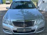Mercedes-Benz E 250T CGI BlueEfficiency, - Mercedes-Benz E 250 mit Benzin-Antrieb: Kombi