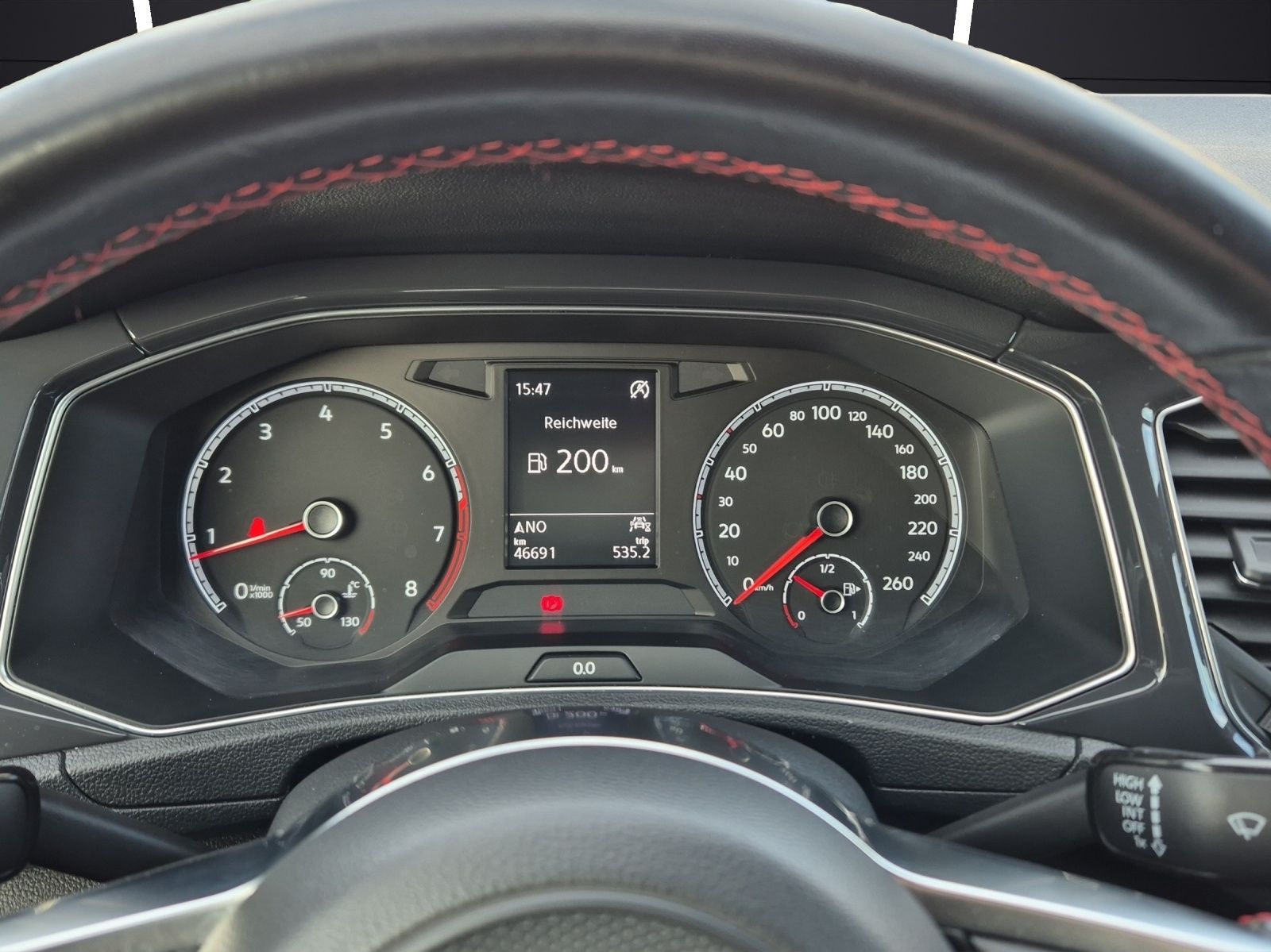 Fahrzeugabbildung Volkswagen T-Roc 1.5 TSI Sport LED Navi