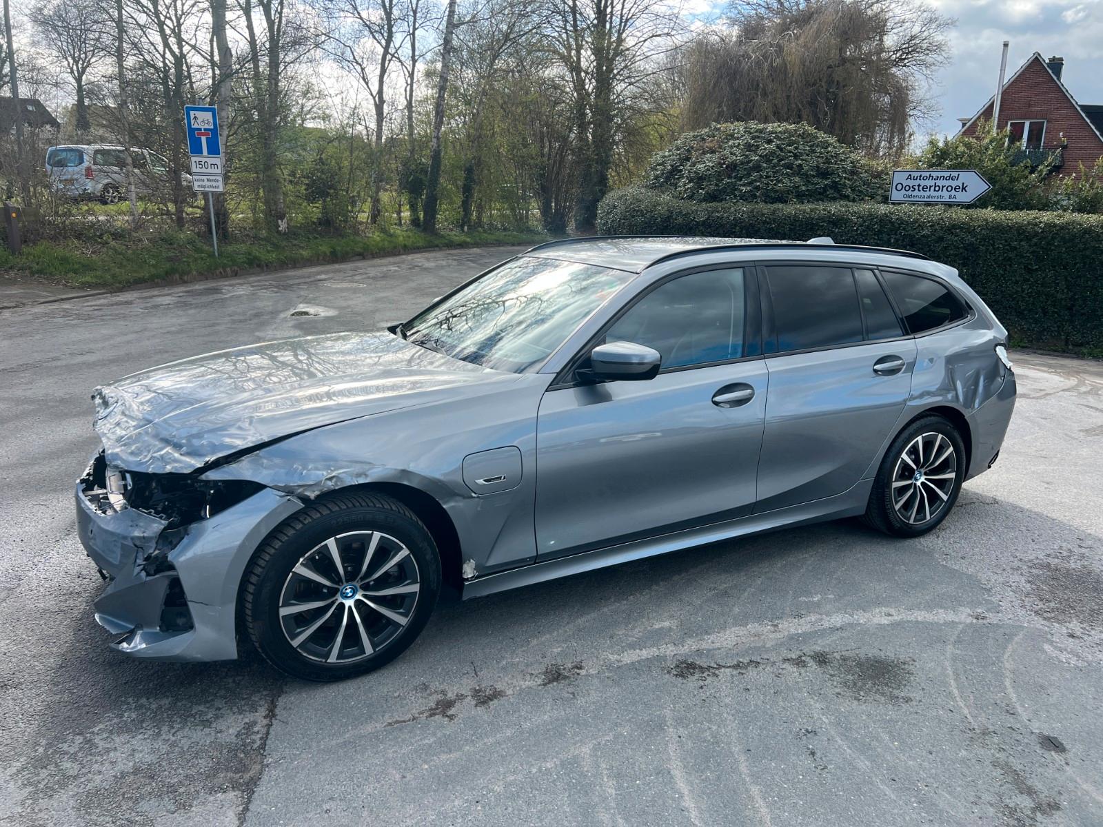 BMW 330 e xDrive Aut Leder / Modell 23