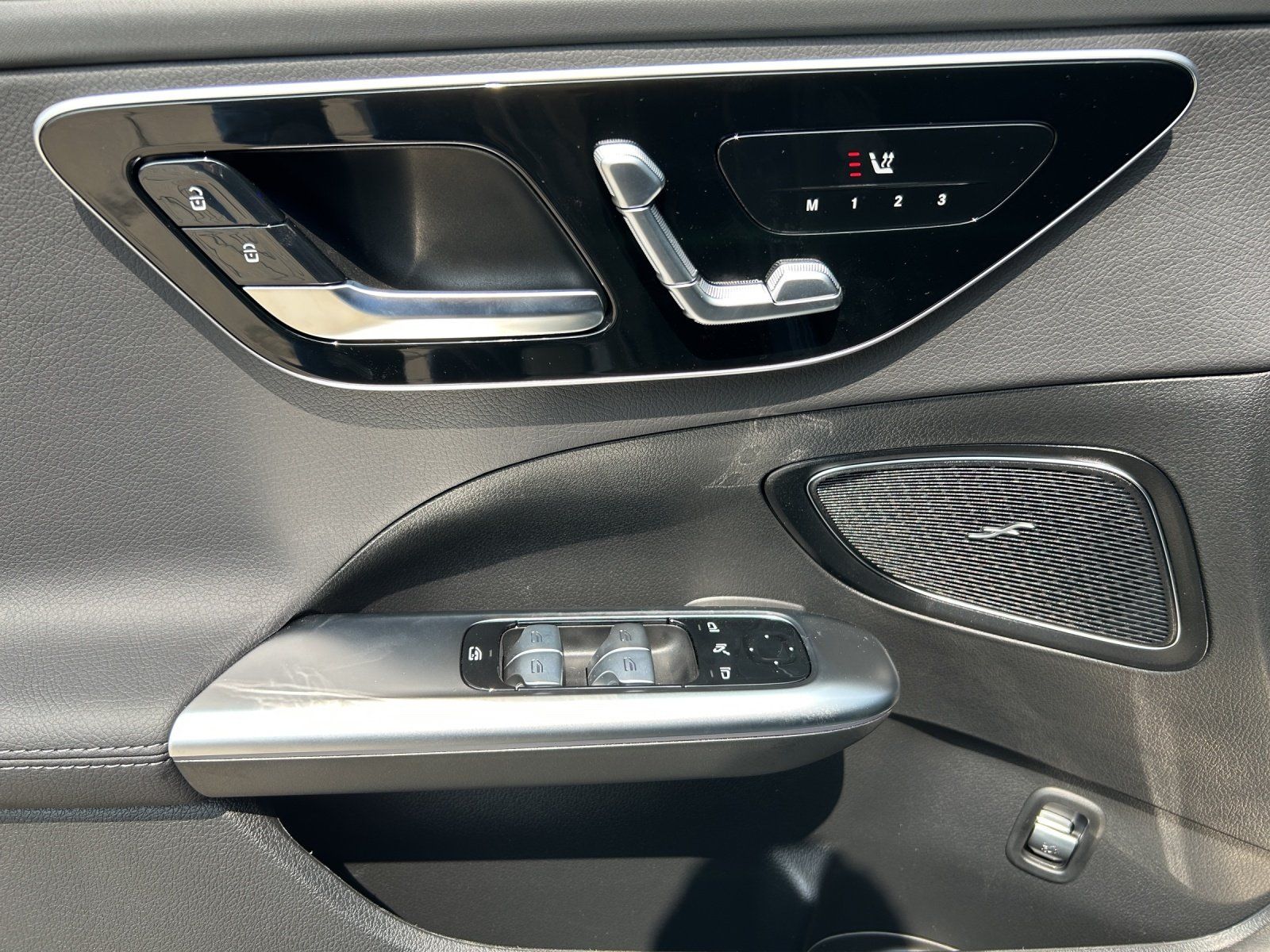 Fahrzeugabbildung Mercedes-Benz C 220 d AMG KeyGo DISTR Memory PANO DigLight 360