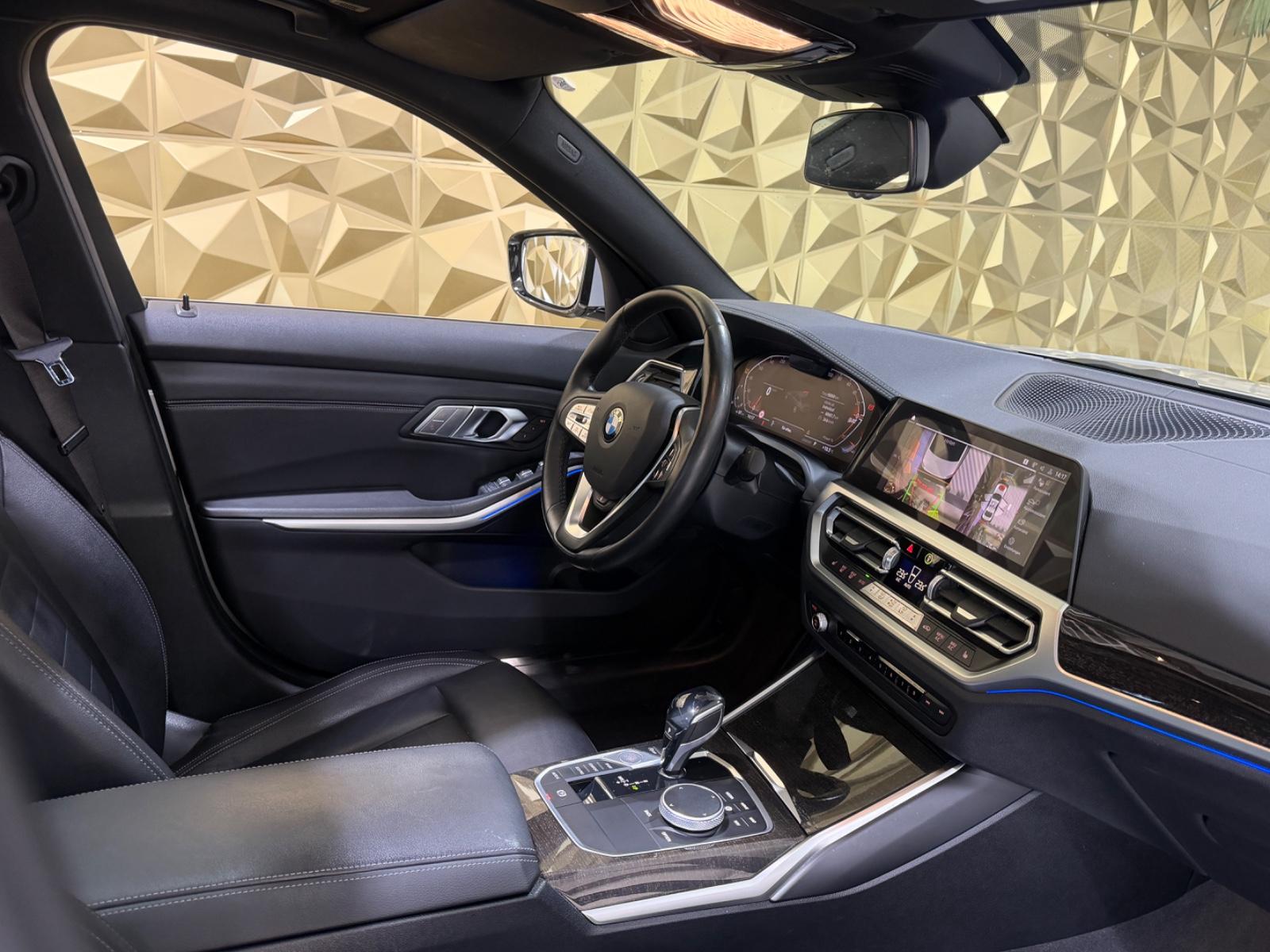 BMW 330 i xDrive Lim. Luxury Line|1.HAND|NAVI|LEDER|